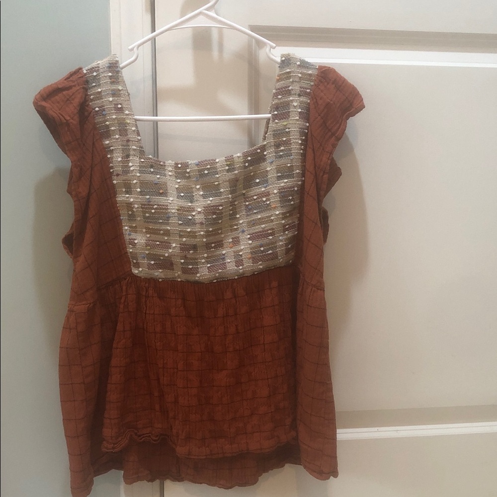 Entro Terracotta Blouse with Geometric Accents - Picture 9 of 9